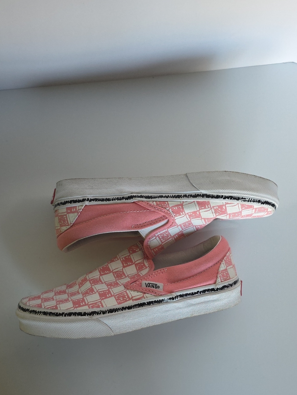 VANS OFF THE WALL(5) Pink and White Checker Slip-On Sneakers - Picture 9 of 9